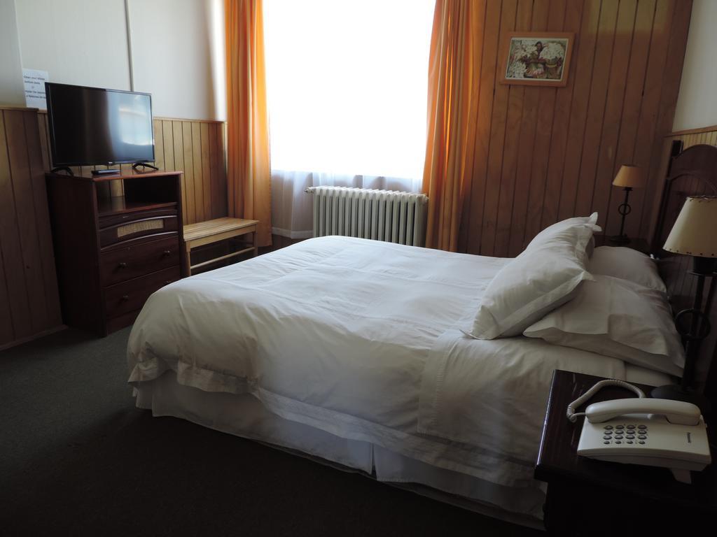 Hostal Oro Fueguino Punta Arenas Exterior foto